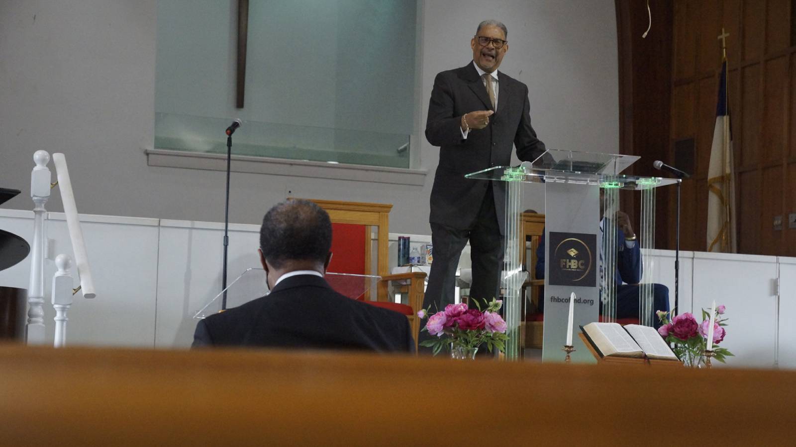 slider-rev-taylor-preach